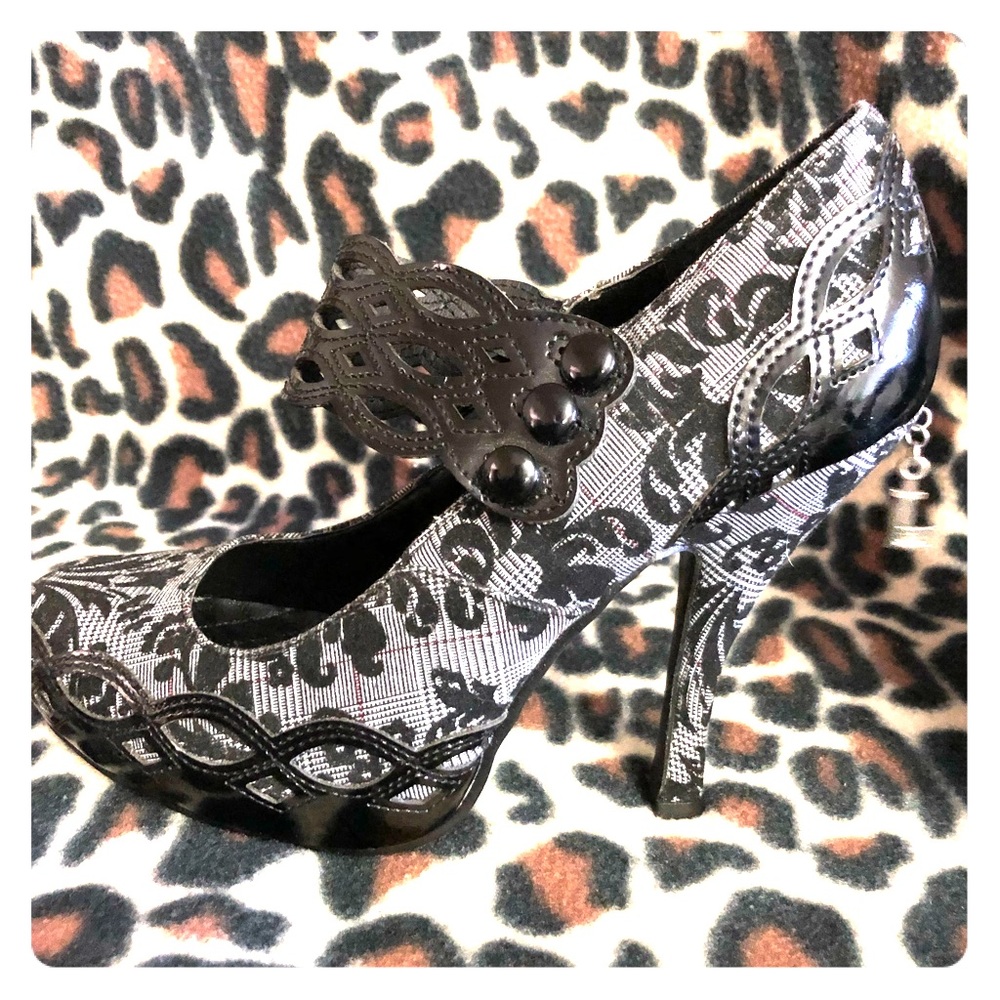 Penthouse Black Heels Size 8